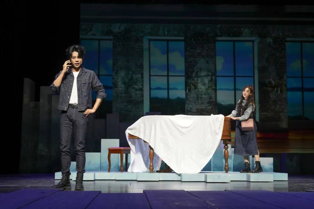 杭州站开票 | 这个暑假的第一部戏,来看贾凡,米晨晨演绎琴岛浪漫爱情!