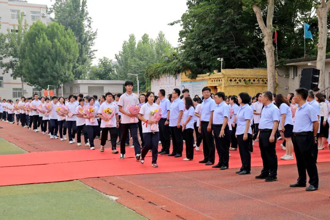 长清一中,长清中学举行2024届高三毕业典礼