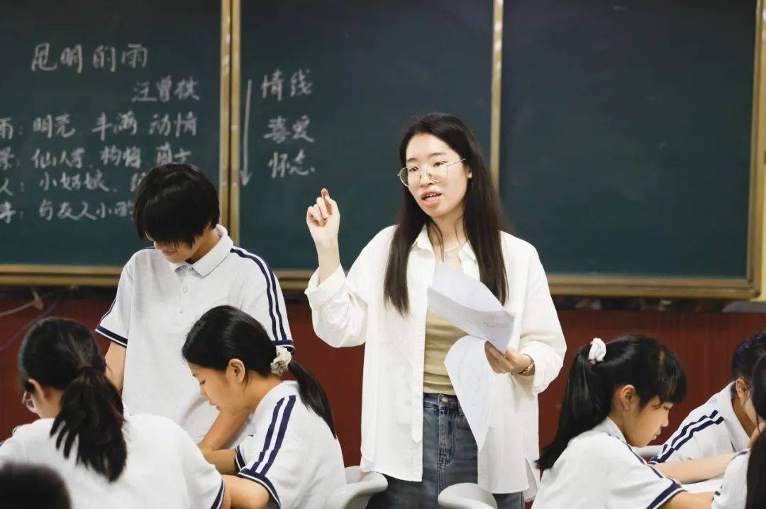 青蓝萃志,初绽光芒——记柳州铁一中学(初中部)教育集团见习教师考核