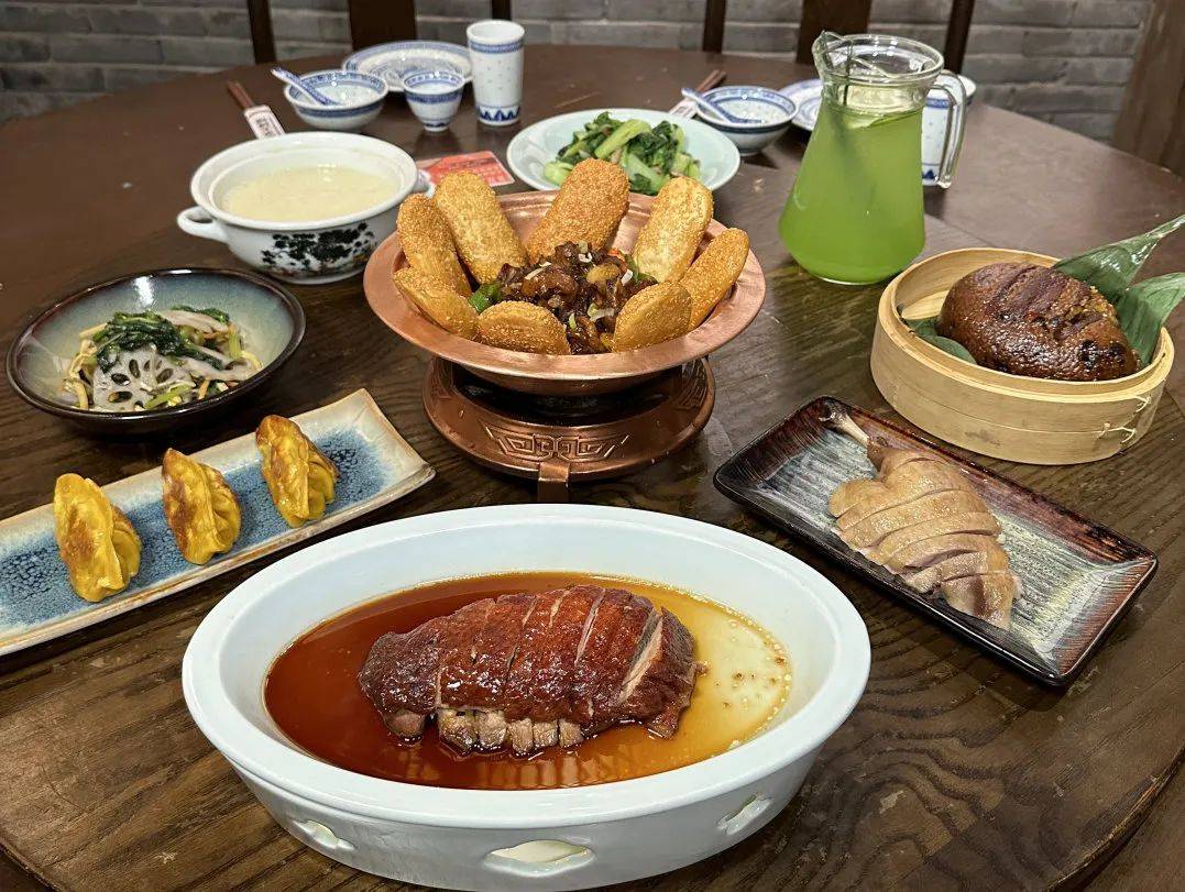 在上海!南京大牌档爆款双人套餐来了!169元吃金陵烤鸭,地锅小公鸡.