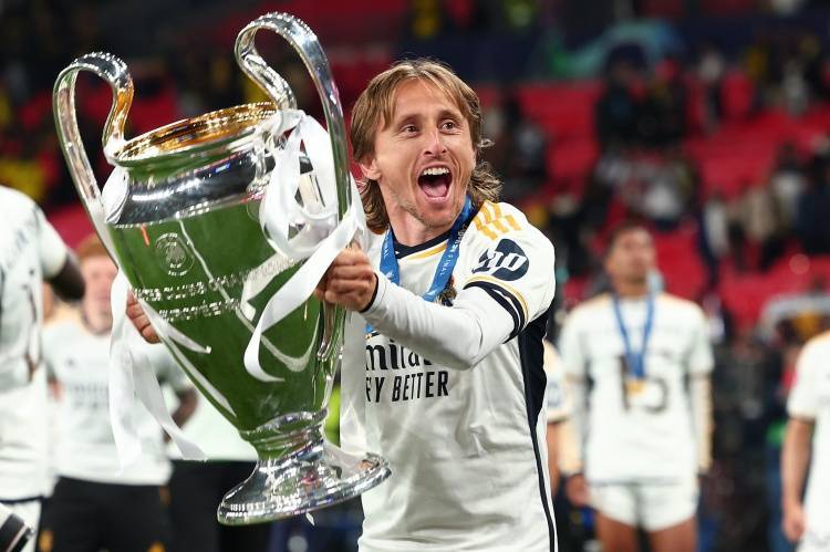 魔笛留下!罗马诺:莫德里奇和皇马续约一年,合同已签署