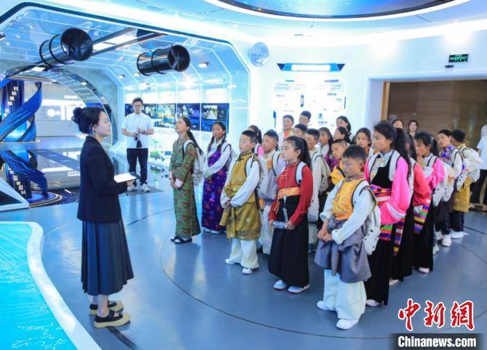 西藏芒康县40名师生重庆开展交往交流交融活动