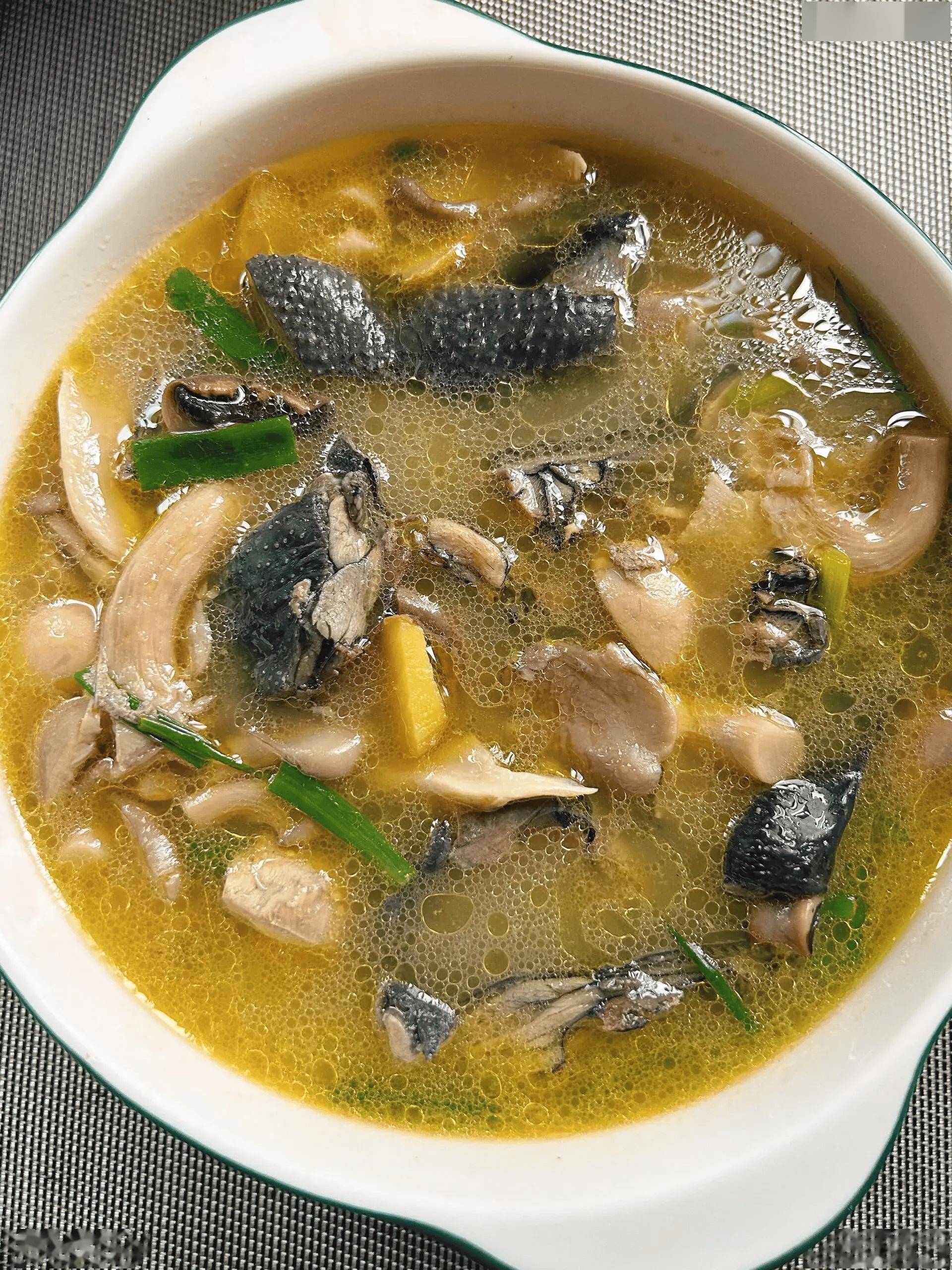 2,莲子百合猪心汤!