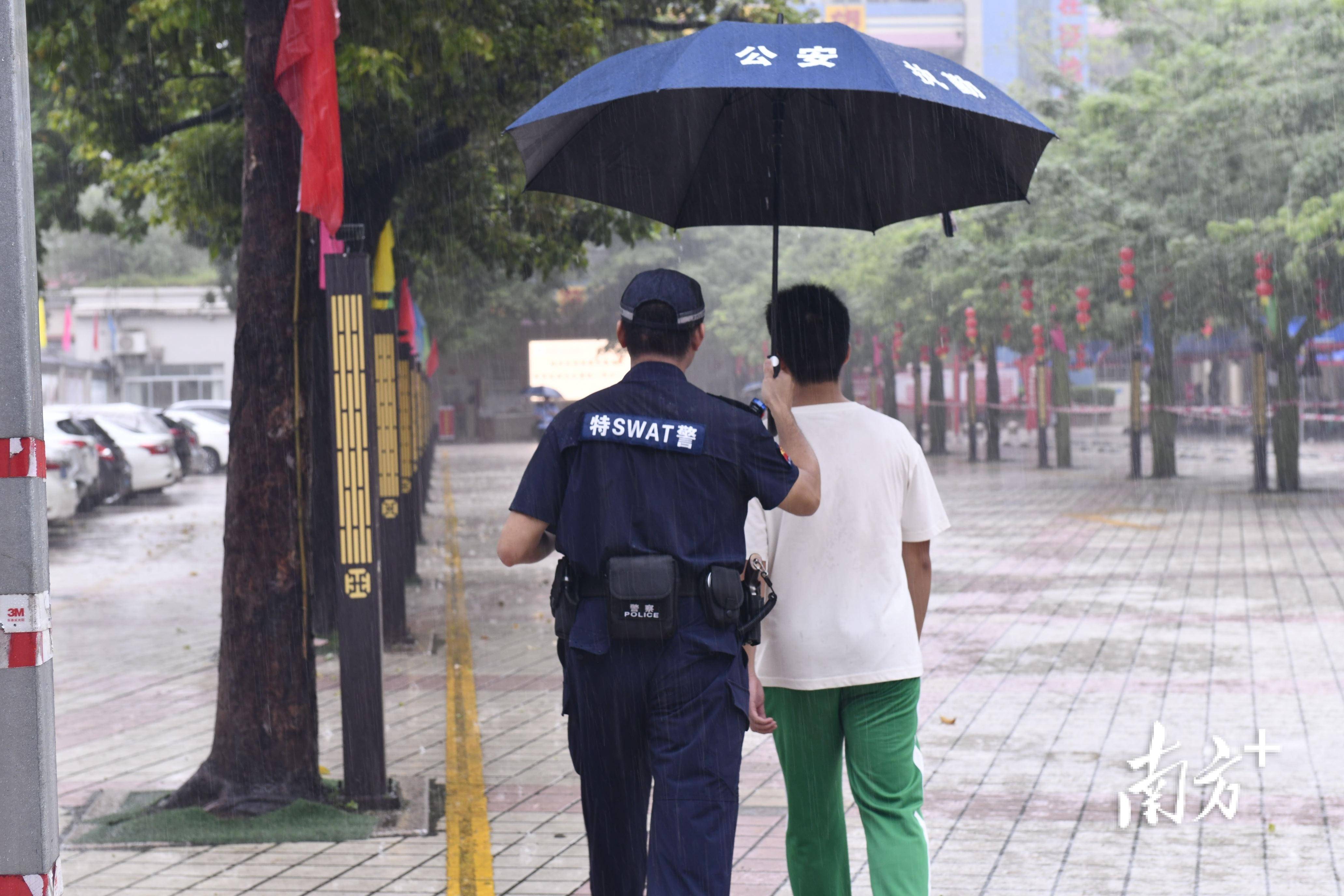 化州市公安局长李土华图片