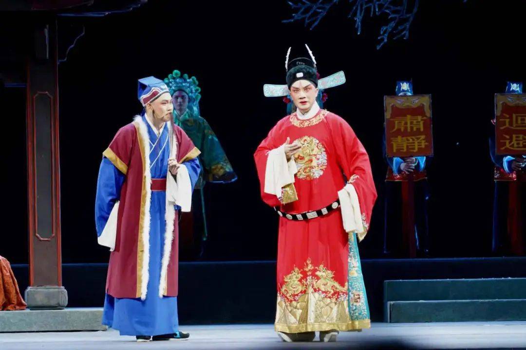 6月11日 18:30演出地点:陶二厂会展中心一对以磨豆腐,打草鞋为生的