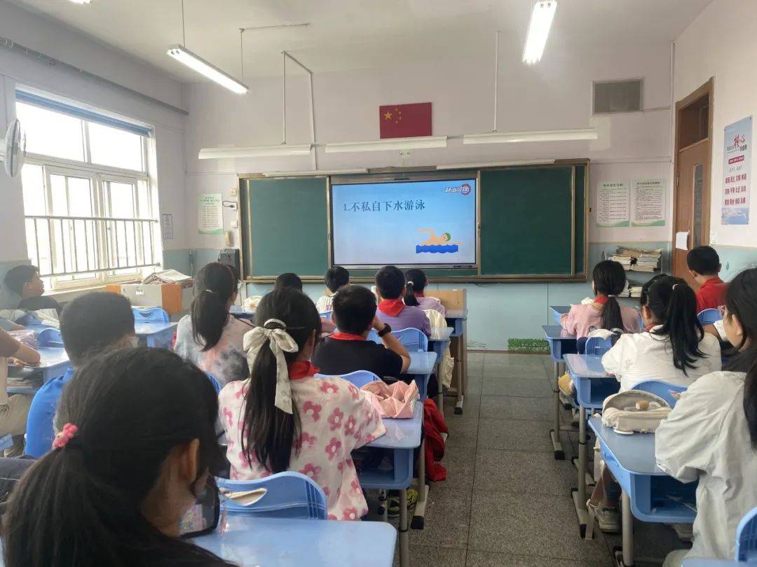 防溺常演练,安全伴我行——青岛台东六路小学开展防溺水应急演练活动