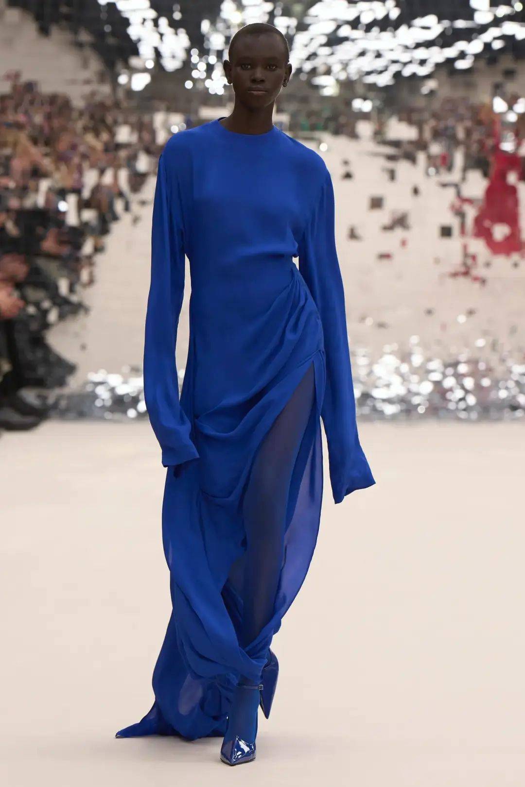 趋势 | 2024年连衣裙最流行的设计是什么?