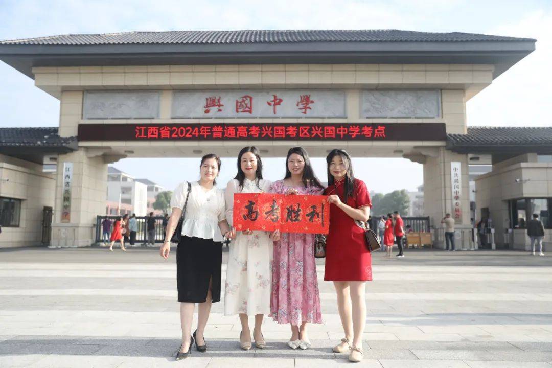 "新战场"!青春的模样,高考首日又燃又暖