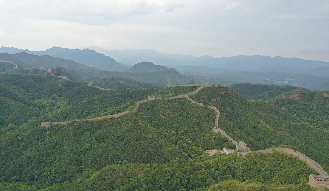 河北承德滦平县金山岭长城景区举办了具有浓郁传统特色的"中国龙(长