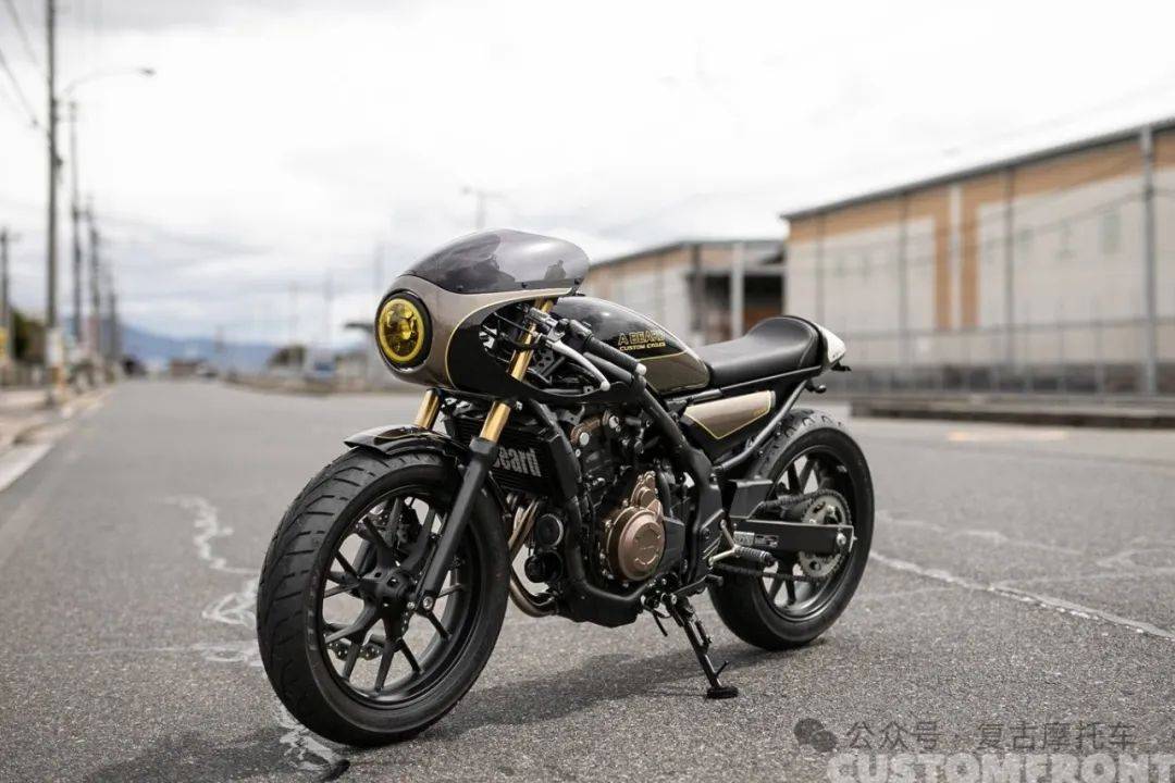 仿赛车复古改造 本田cbr400r | 每日一车