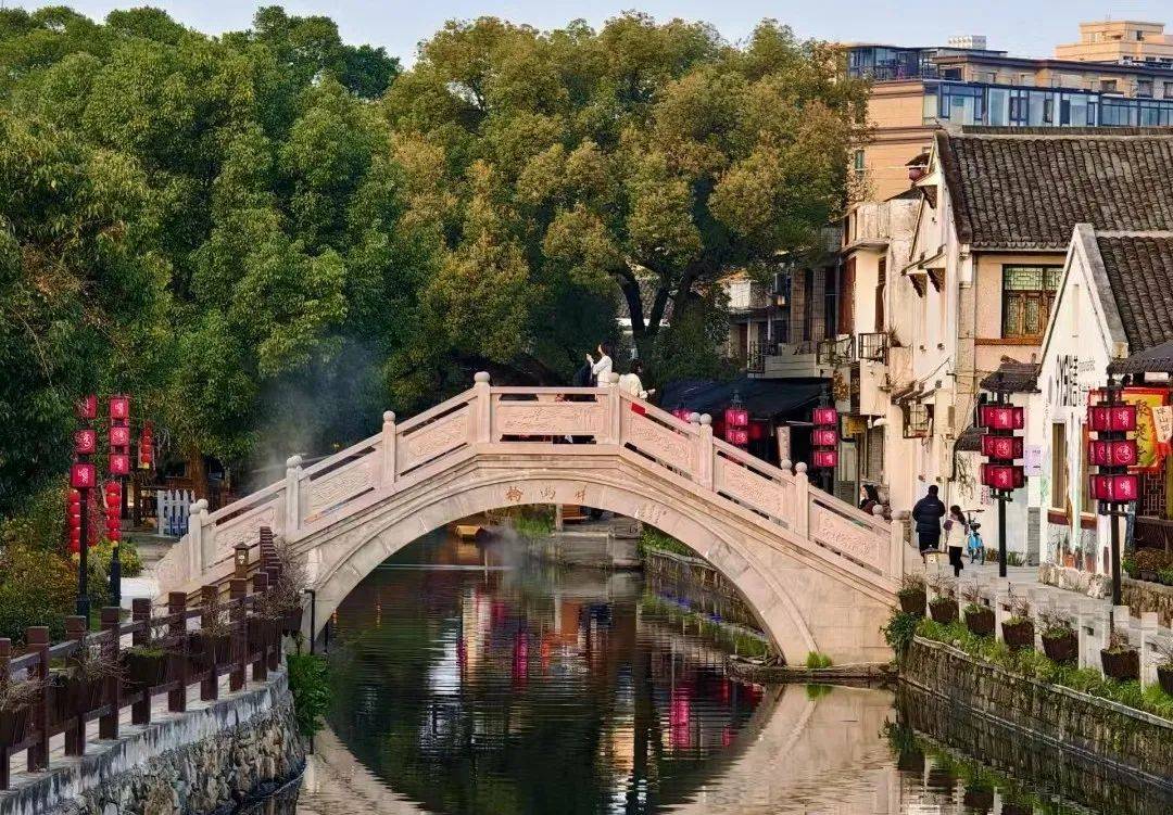 在这里,你可以走进八大古屋,小隐庐,蔡必胜纪念馆,聆听悠悠的时光故事