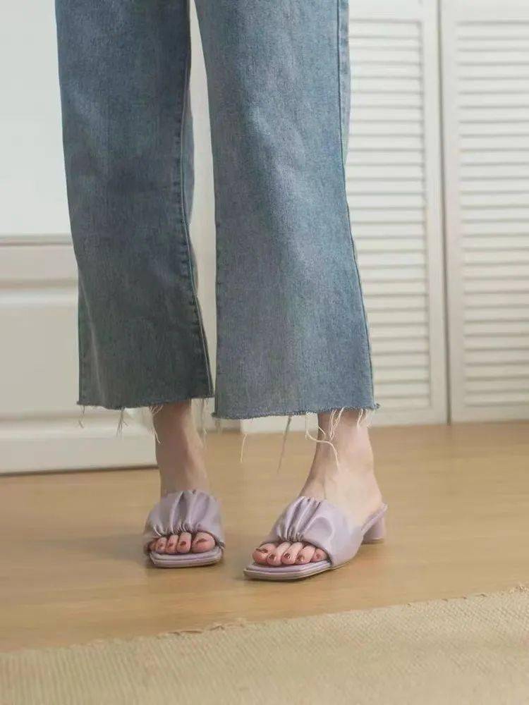 你的凉鞋该换了,今夏跪求你穿这五双!