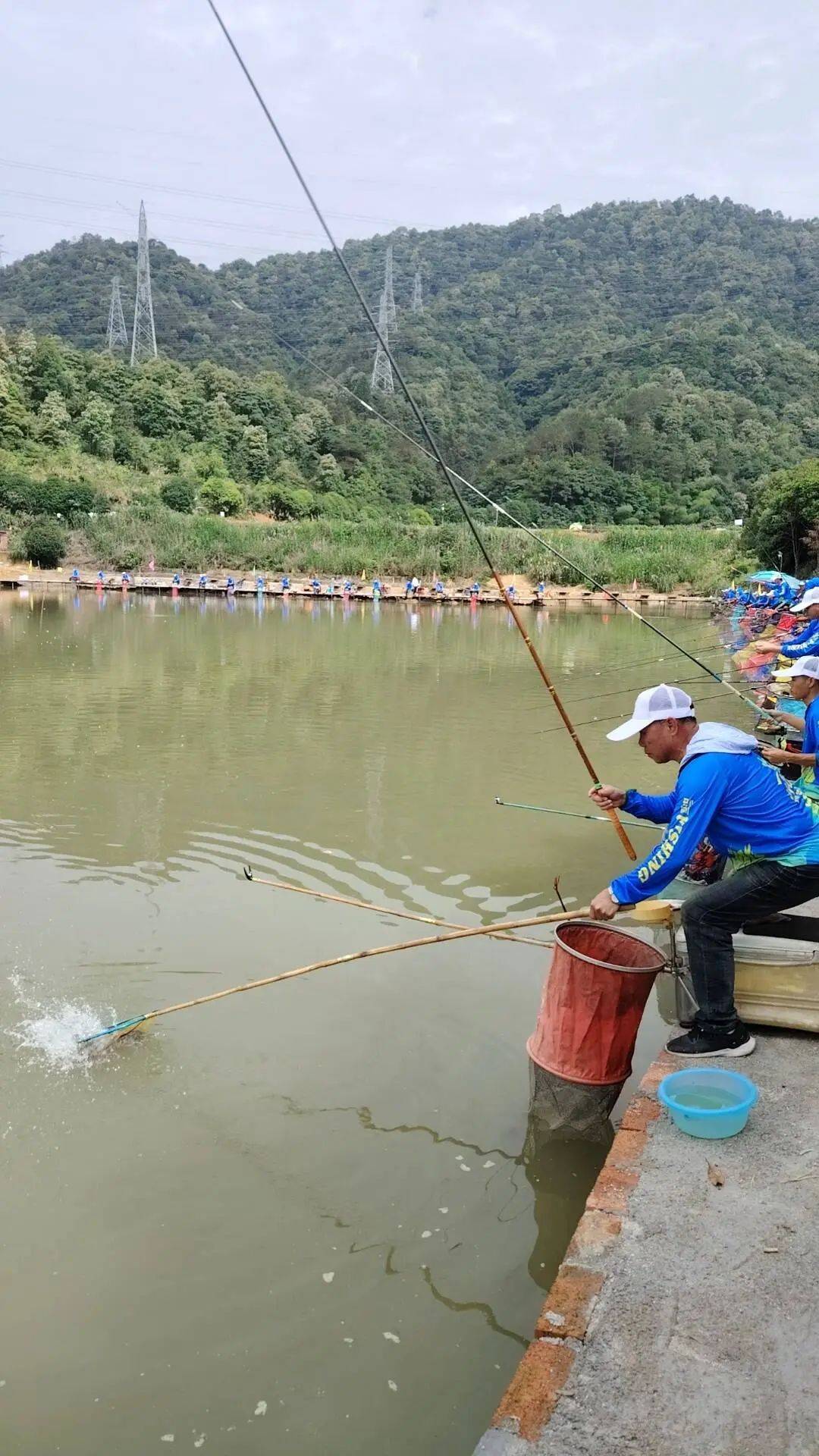 钓鱼竞技图片