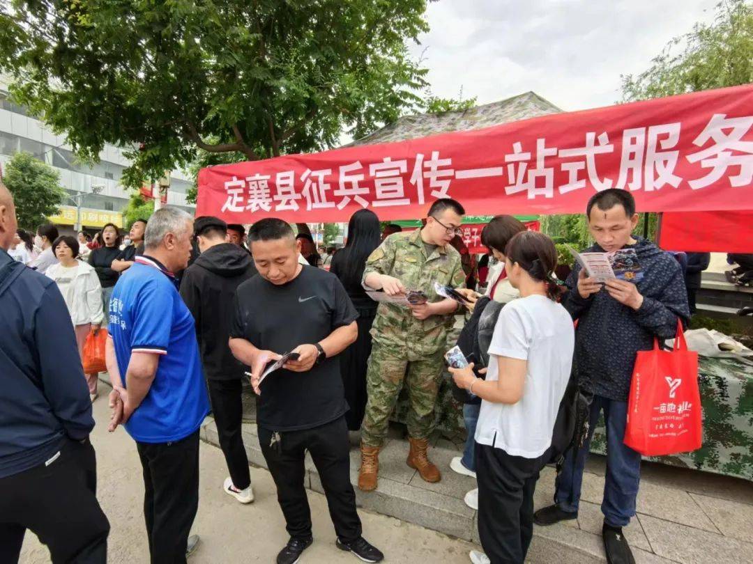 征兵宣传助高考 点燃青春从军梦