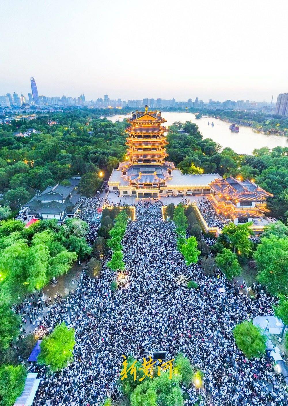 从“小透明”到频出圈，济南终于藏不住了_长足发展_文旅_城市