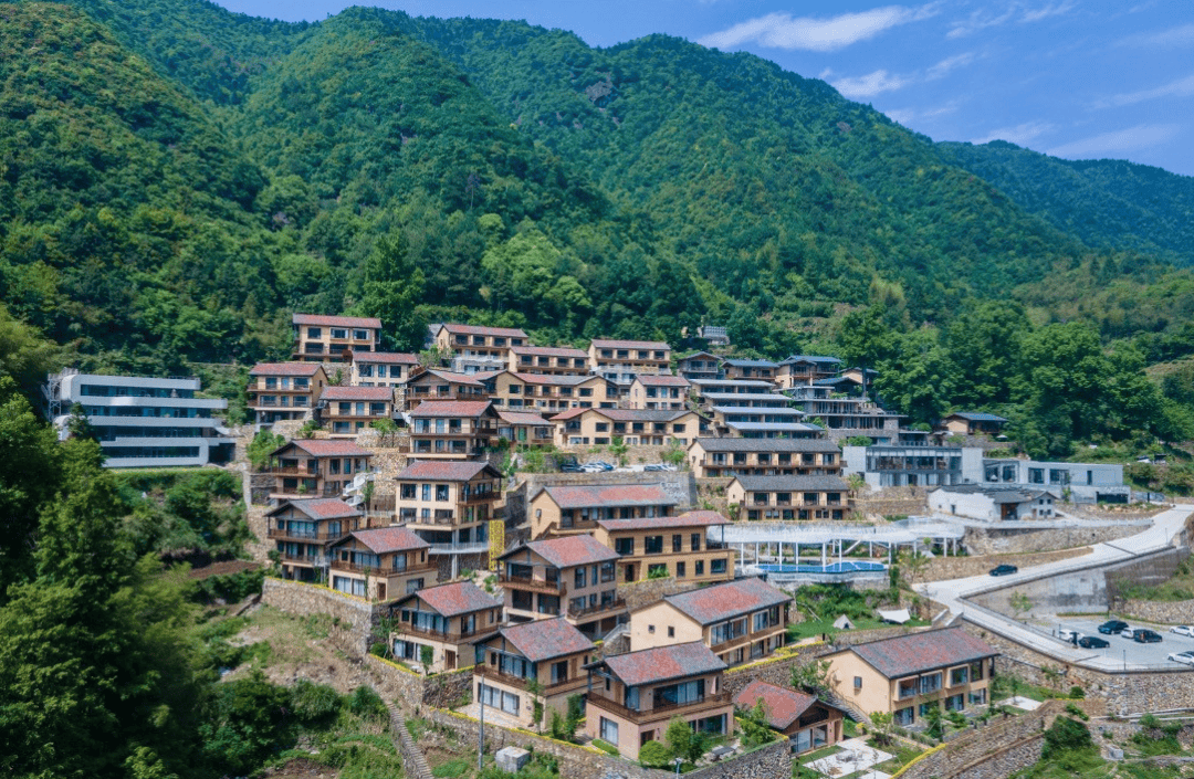 松阳县原舍·揽树山房坐落于距离县城13公里的四都乡榔树村,2688m05