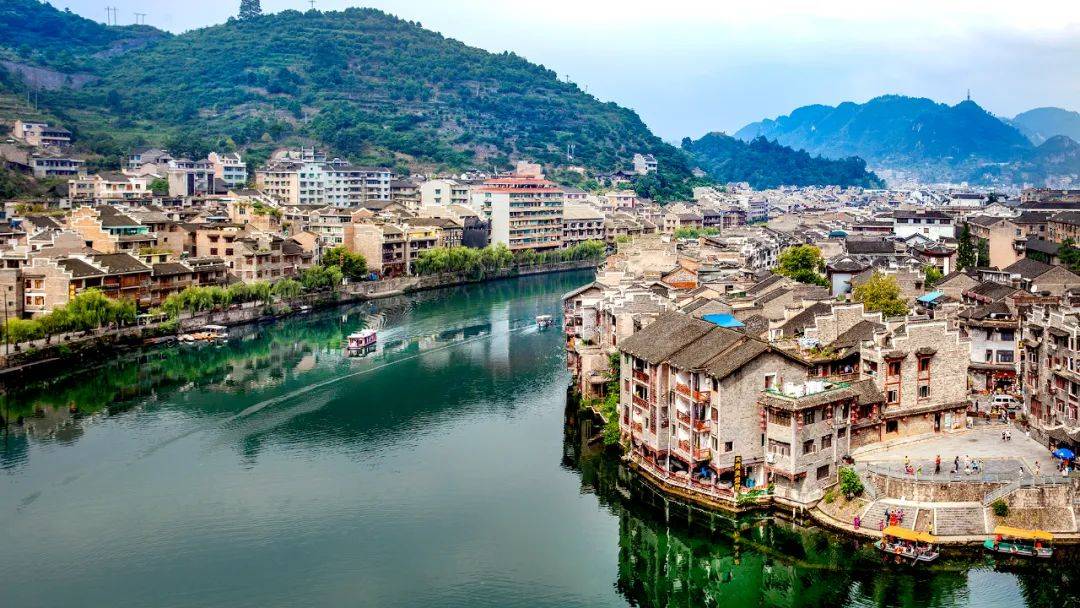 仅对广东人免门票!061099高品动车四天!6/22泡悬崖温泉,上天空之城!