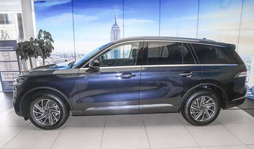 50 万级大 suv 林肯飞行家实测:油耗表现与 6/7 座版本选择指南