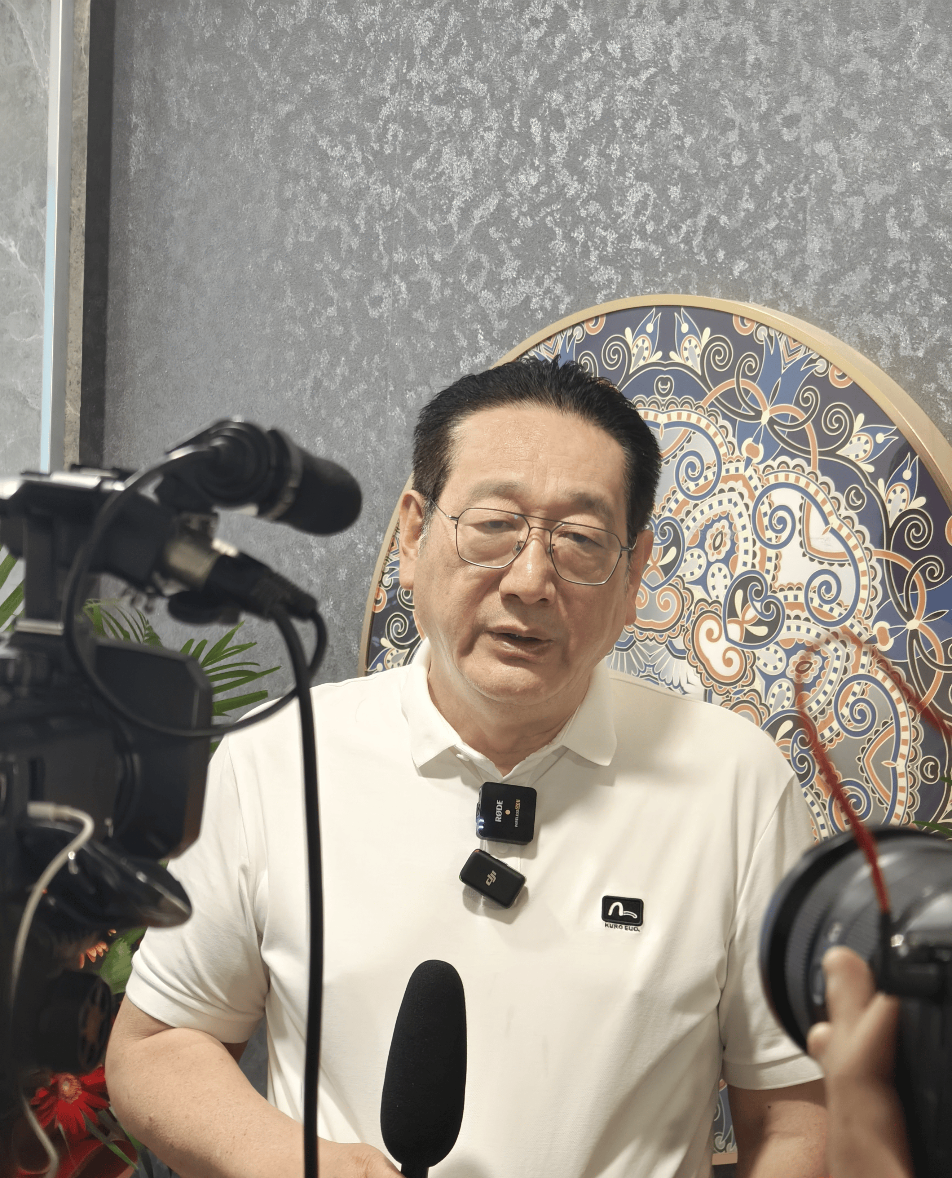 据发现高子舰天赋的艺术家鲁明介绍,本次展览分别在鲁明美术馆,济南市