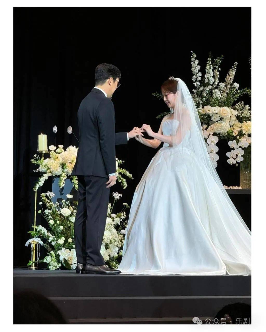陈敏之与老公的结婚照图片