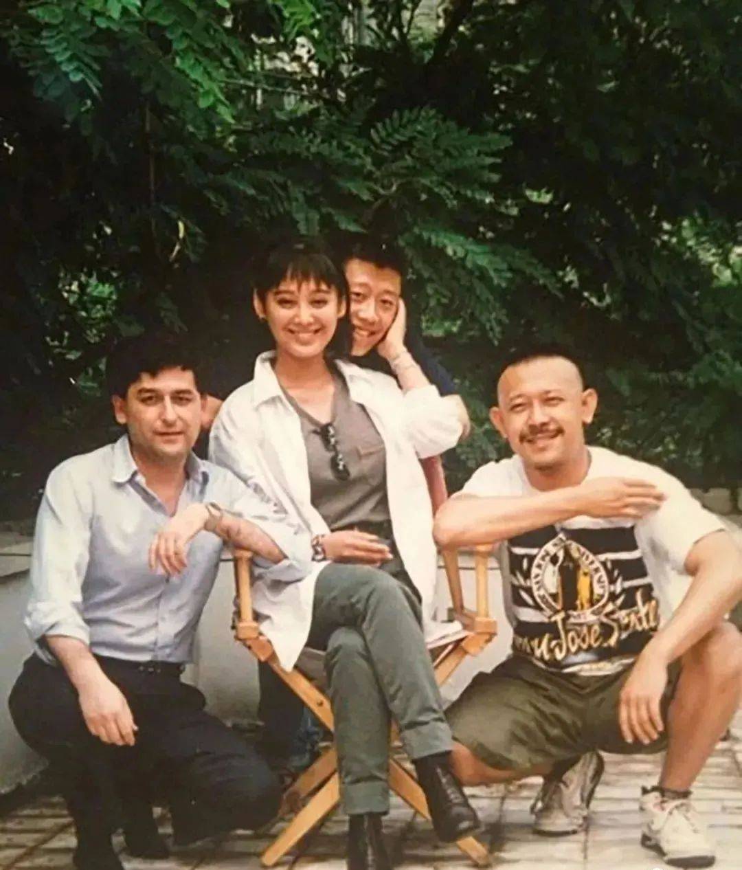 看她和继父,妹妹以及男保姆之间的故事就懂了_北京_冉昌儒_母亲