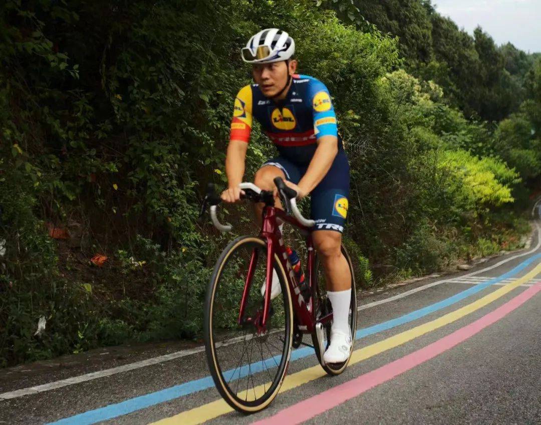 超越极限,张劼完成everesting挑战!