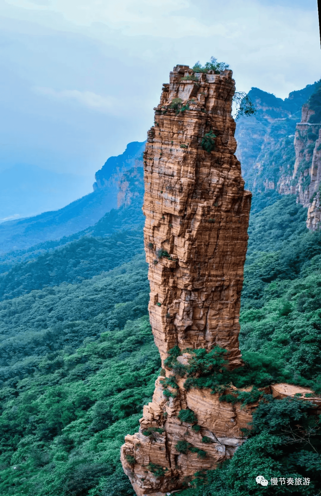 高高的山峰像图片