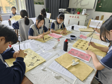 课后服务促"双减" 缤纷课程共成长——高阳县宏润中学积极响应双减