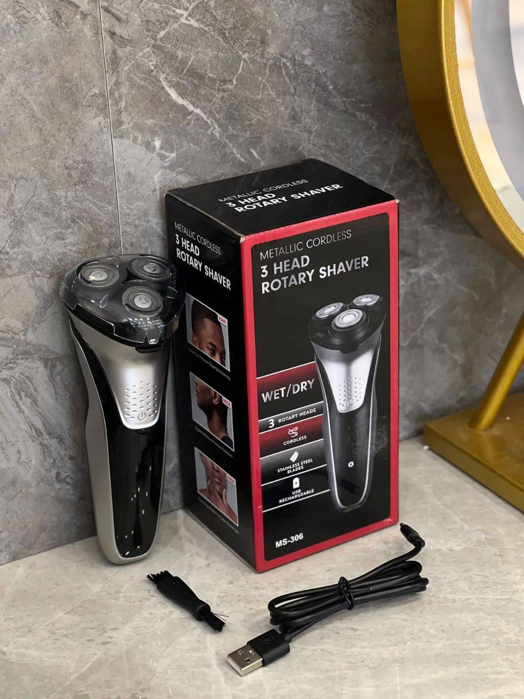 9元「出口欧盟三刀头电动剃须刀」97品牌:centrum善存美国centrum