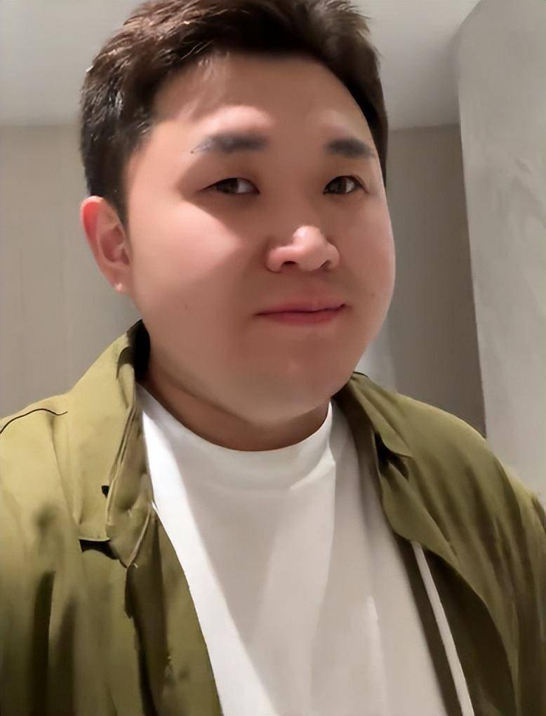 2016年的时候,张百乔考上了河北传媒学院.