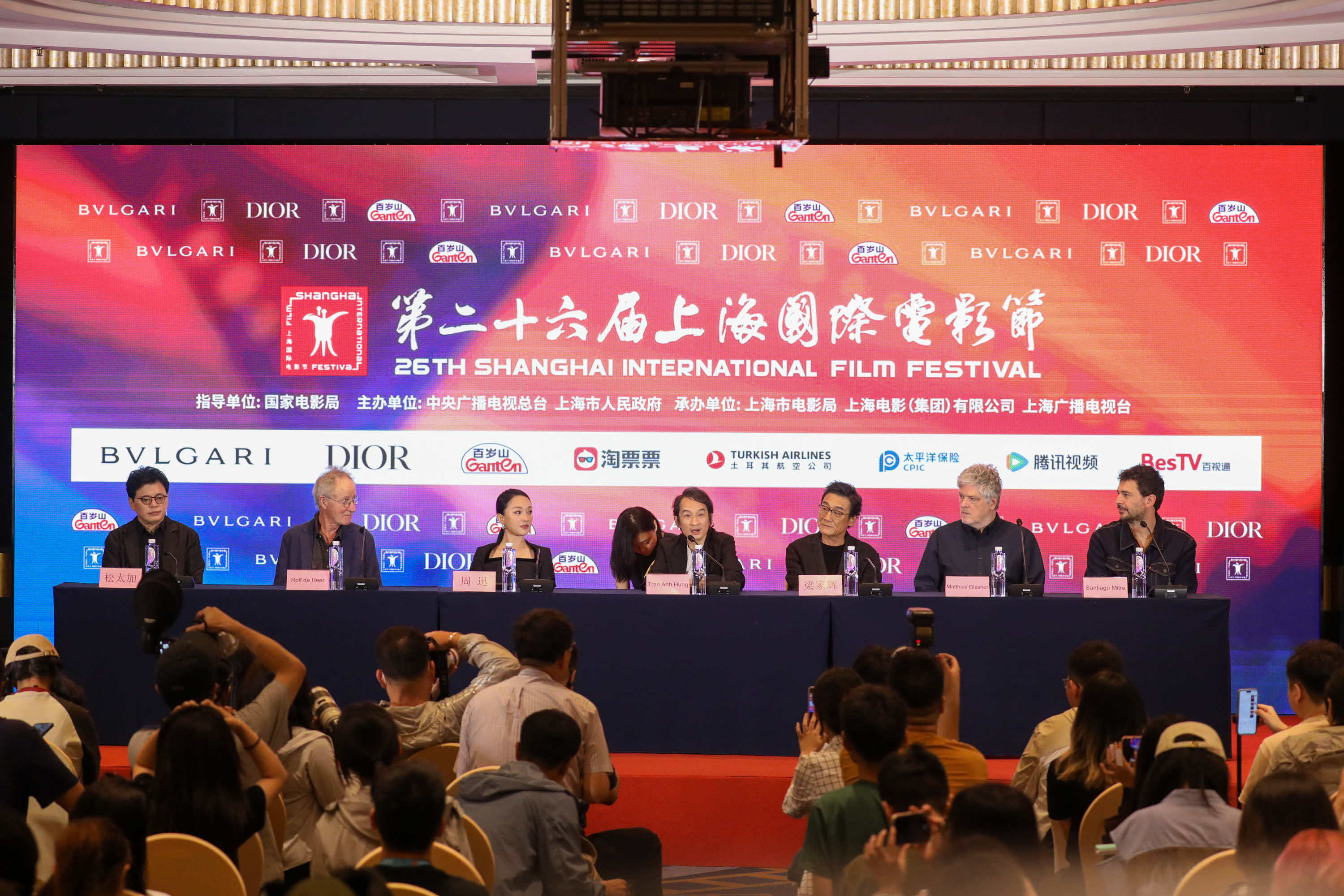 光影之约 | 金爵奖主竞赛单元评委亮相:分享、互动,是电影节迷人之处_梁家辉_周迅_上海