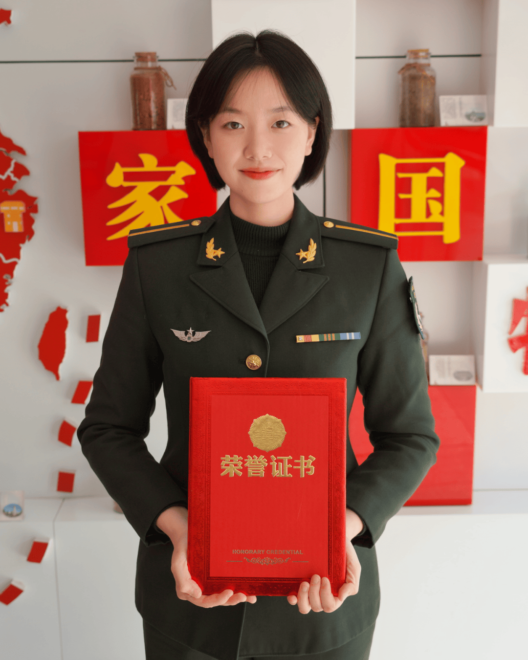 一段采访"火出圈",带你走近"四字姐姐"赵雯婧薷