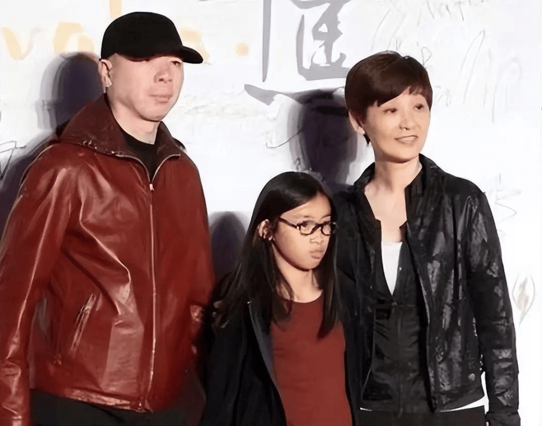 冯小刚导演爆大瓜:妻子徐帆收养的女儿朵朵,竟是他的.