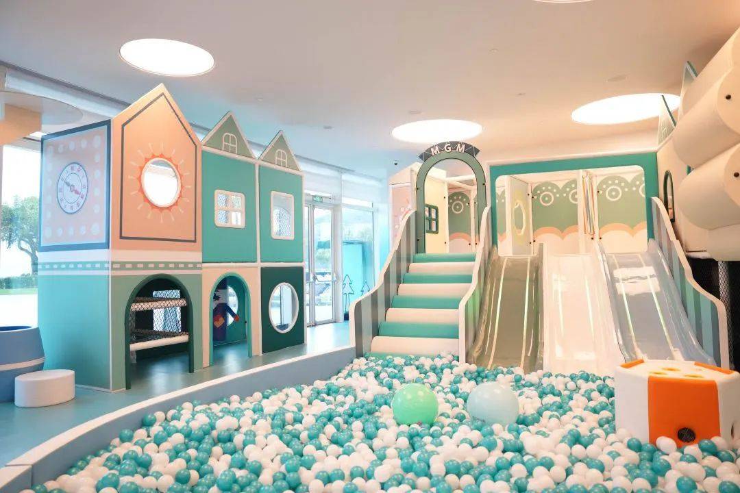 服务不可用,餐饮消费额度也适用于早餐使用);2大1小早餐(儿童适用于1