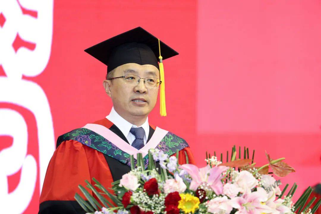 山西大同大学2024届学生毕业典礼暨学位授予仪式举行