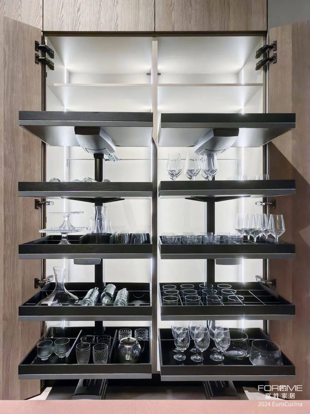 而凯斯宝玛功能五金收纳的加入,仿佛为其注入灵魂,强强联合,成就令人