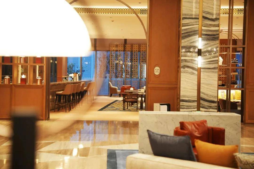 游泳池效果图全日餐厅效果图华庭宴会厅效果图泉州东海悦华酒店位于