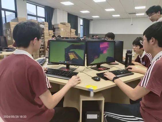 像素世界 创意无限——桂林市第十八中学临桂万福校区