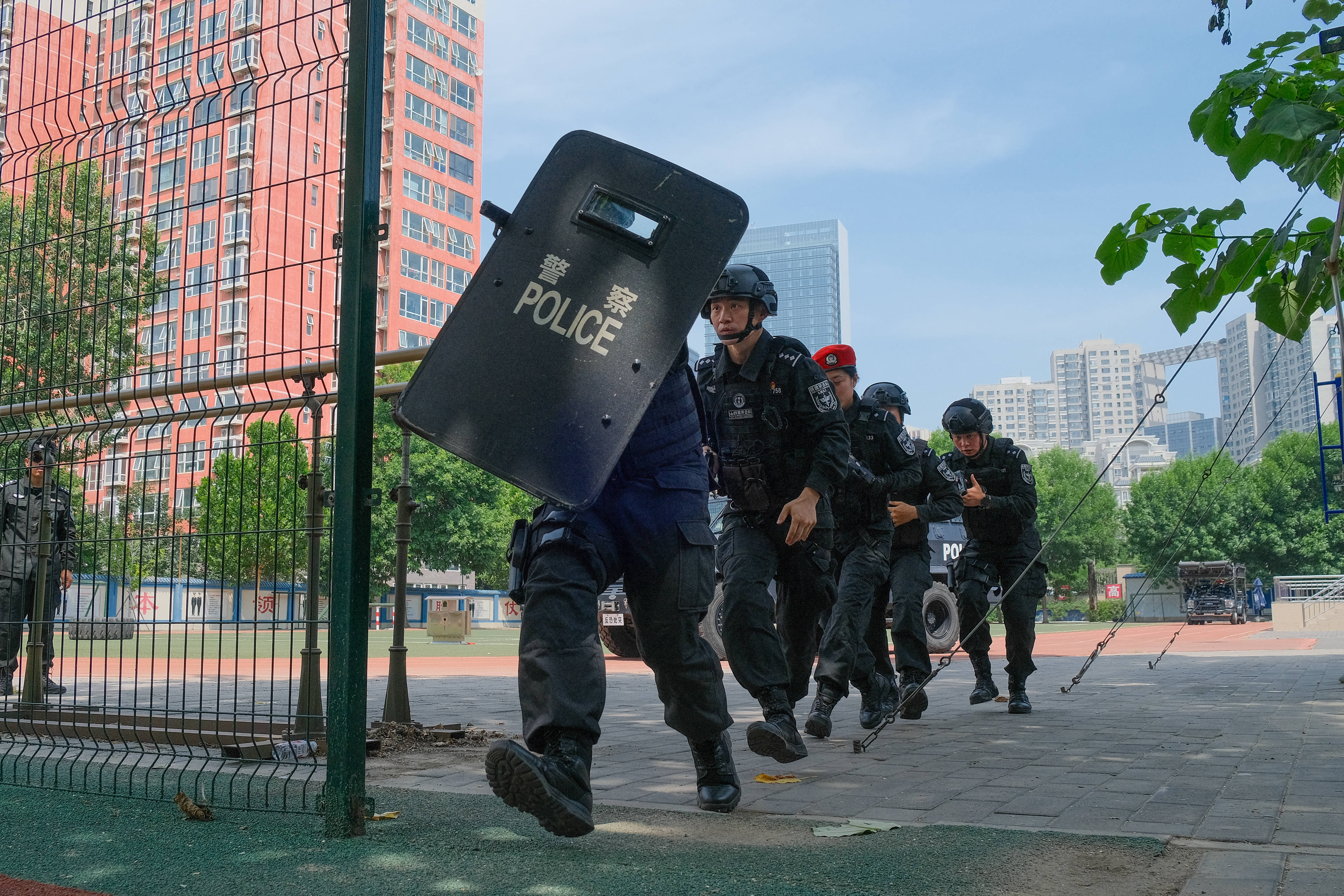 北京铁路公安局首届首铁杯特警实战技能比武圆满落幕