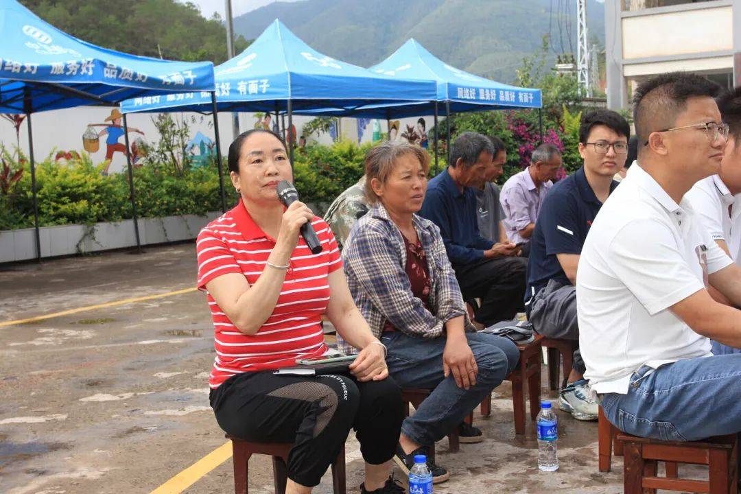 在群众反映下,近日,由景东县政协相关负责人带队,会同县委政法委,县