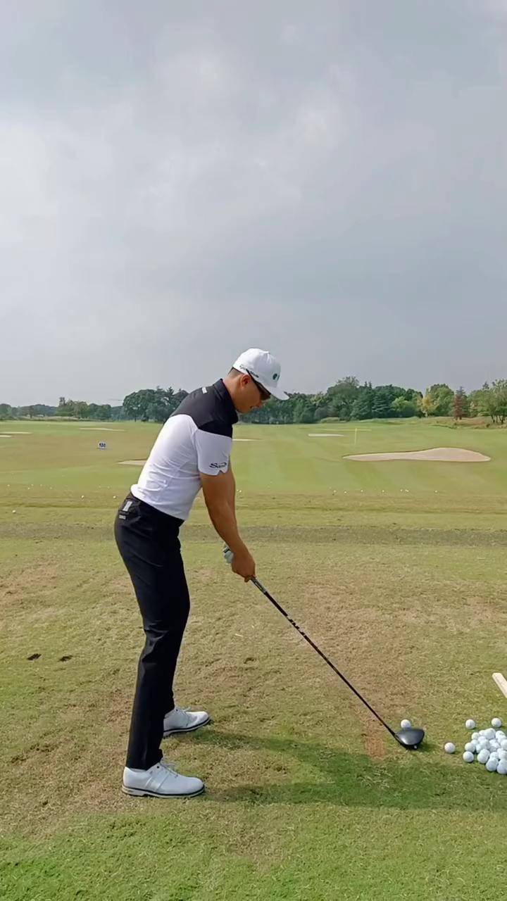 跟着李依桐教练学习李昊桐的挥杆,有点意思高尔夫挥杆 李昊桐 高尔夫