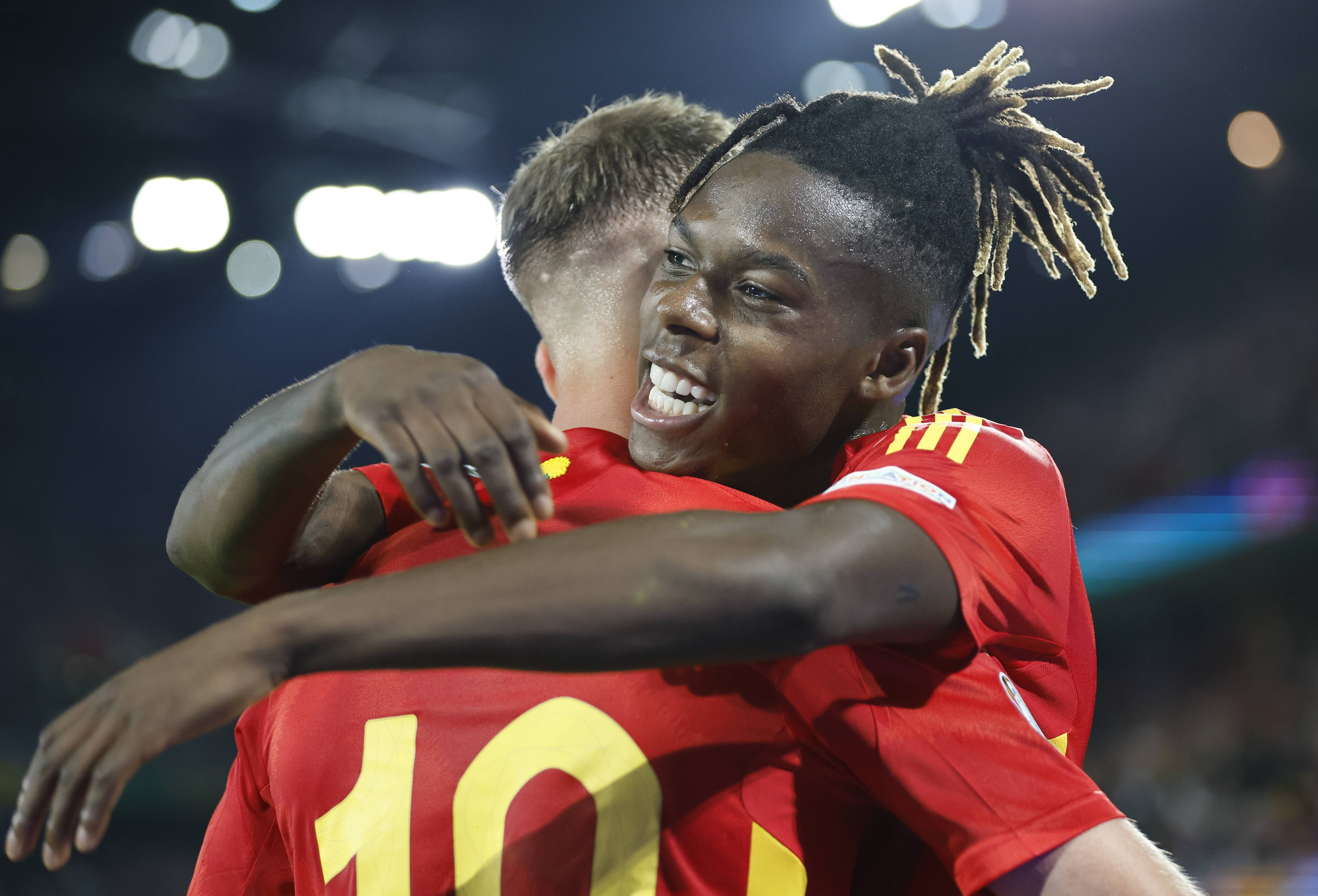 足球——欧锦赛:西班牙队晋级八强