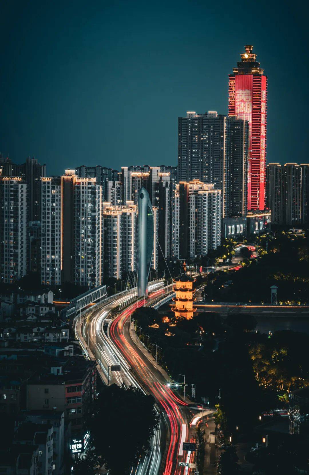 "nisi醉美城市地标"丨定格车轨与地标之美"入选投稿第一辑_摄影_海口