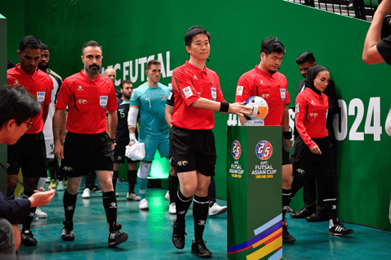安然成为首位连续执法五人制世界杯的中国裁判