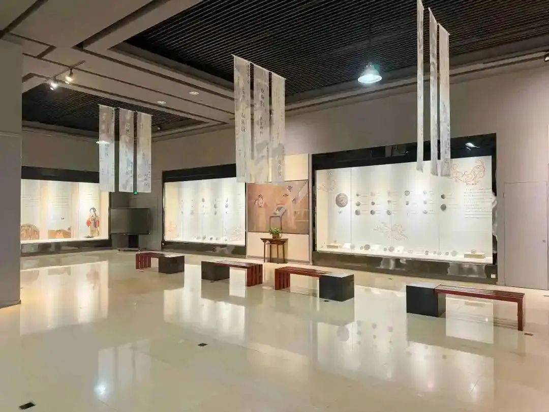 题咏铜镜 | 观博物馆"镜藏万象·铜镜与她诗意展"诗词连载(一)