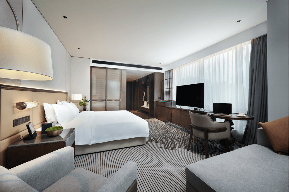 探索城市之美来重庆金隅五洲皇冠酒店感受山城的独特魅力