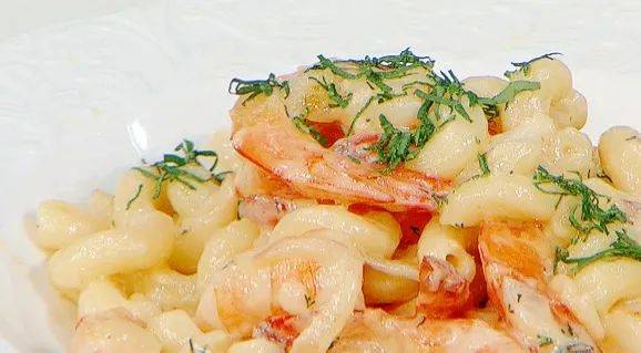 奶油鲜虾意面,15分钟完成美味大餐!