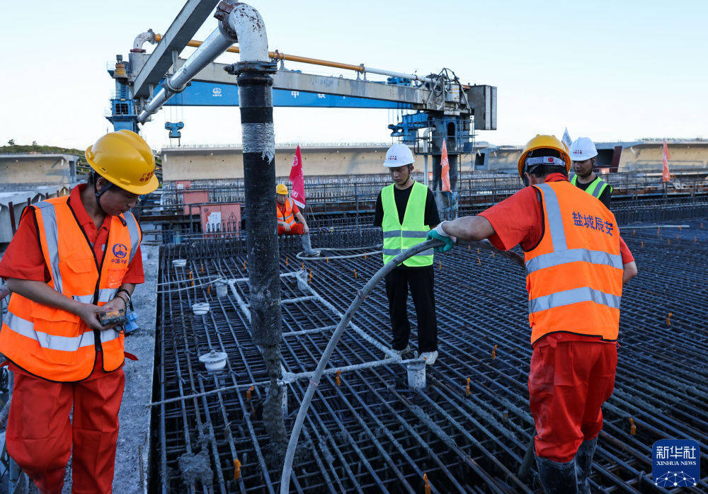 广湛铁路阳江段完成预制梁_湛江_广州_混凝土