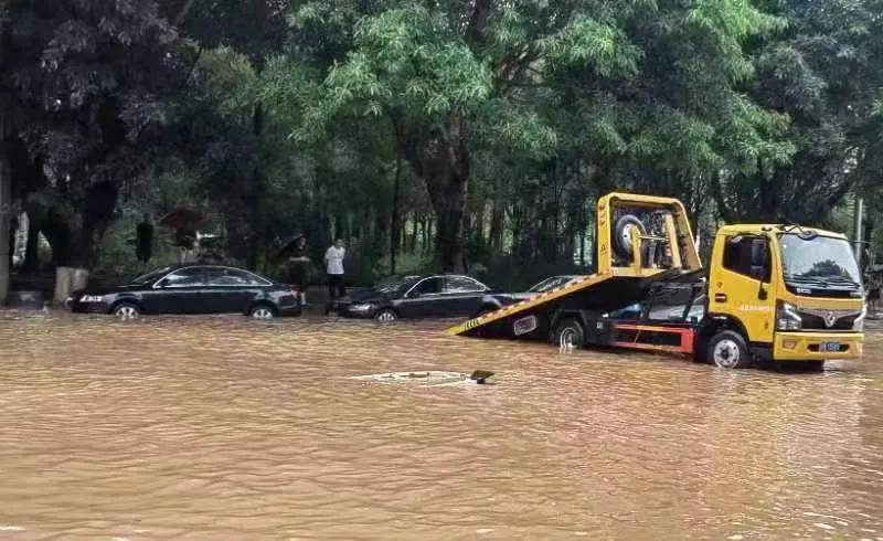 阆中遭遇暴雨袭击,降雨量达290.6毫米!