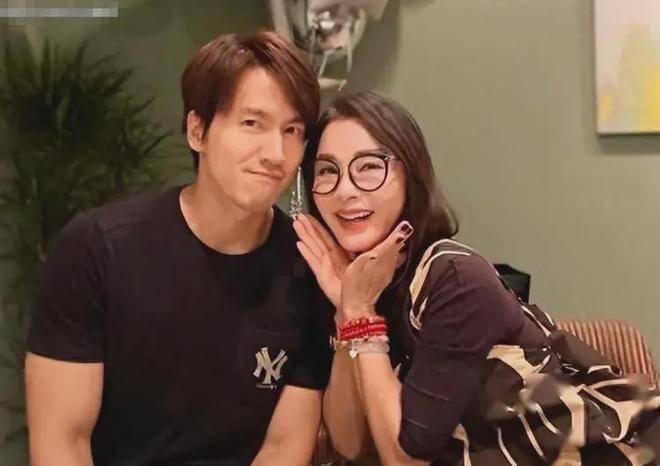 言承旭本人则只是出于工作需求,与女演员保持一种"点到为止"的专业